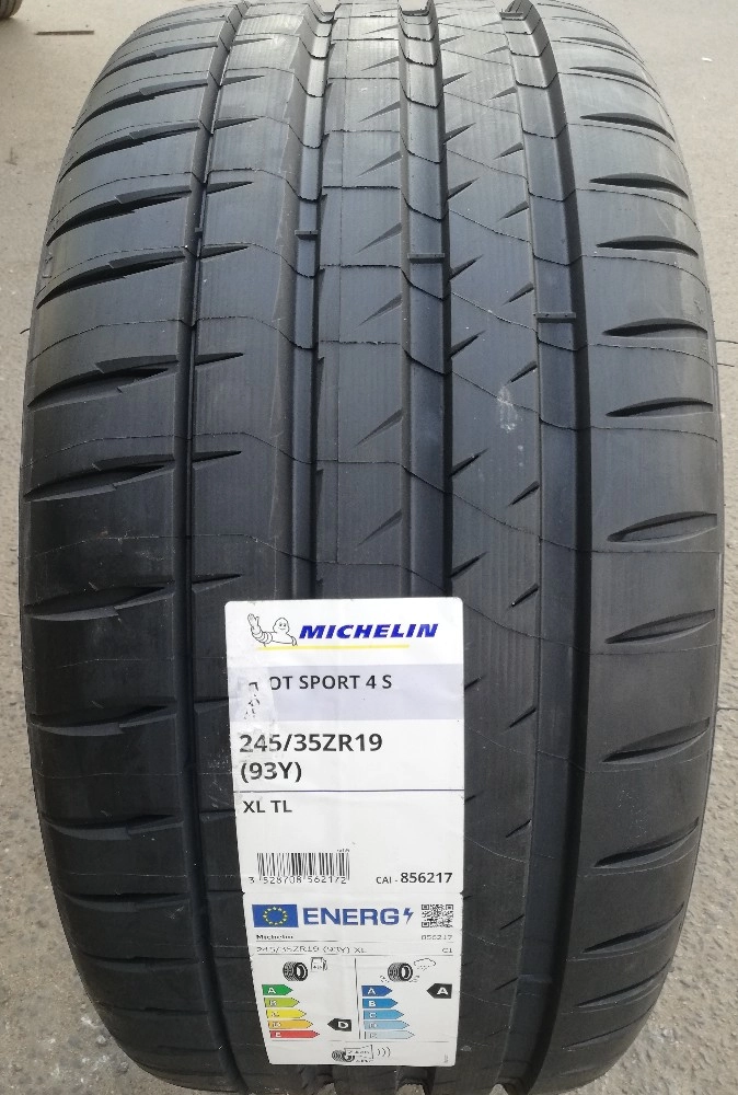 MICHELIN PILOT SPORT 4 S 265/40R21