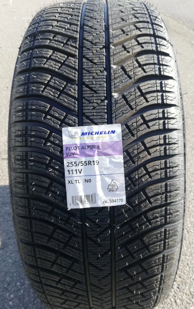 MICHELIN PILOT ALPIN 5 SUV 275/35R22