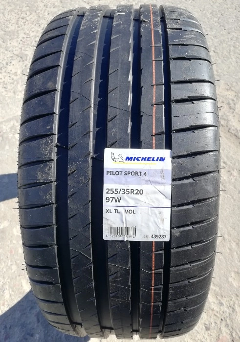 MICHELIN PILOT SPORT 4 255/35R20