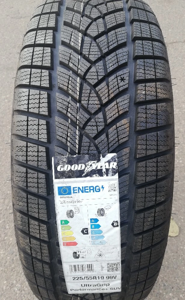 GOODYEAR ULTRA GRIP PERFORMANCE+ SUV 255/50R20